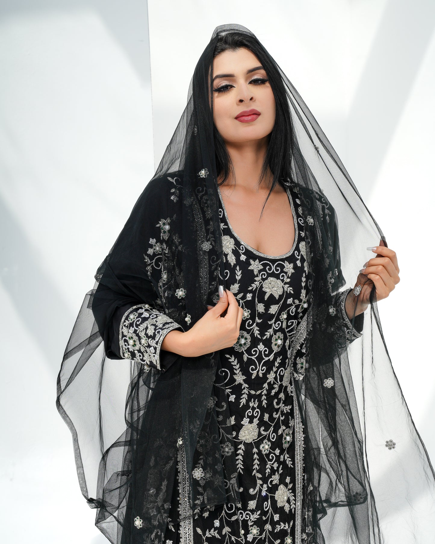 noir wither Louise kaftan